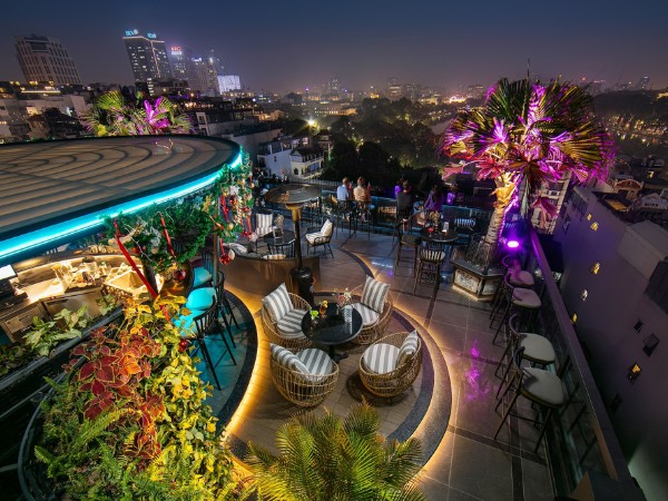 San Rooftop Bar Hanoi - The best sky bar in Hanoi